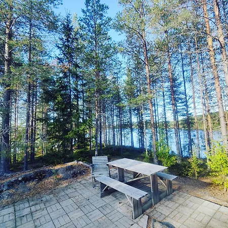 Kalliorinteen Moekit Ruskapirtti Horská chata Töysä