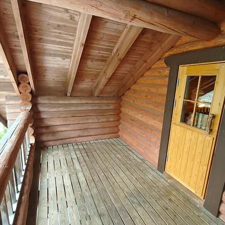 Kalliorinteen Moekit Ruskapirtti * Töysä