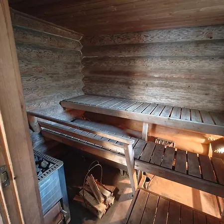 Horská chata Kalliorinteen Moekit Ruskapirtti