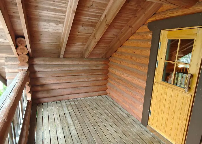 Kalliorinteen Moekit Ruskapirtti * Töysä